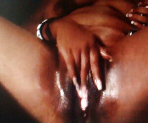 في العقارات ، فيلم رومانسي سكس يرتدون الجلود